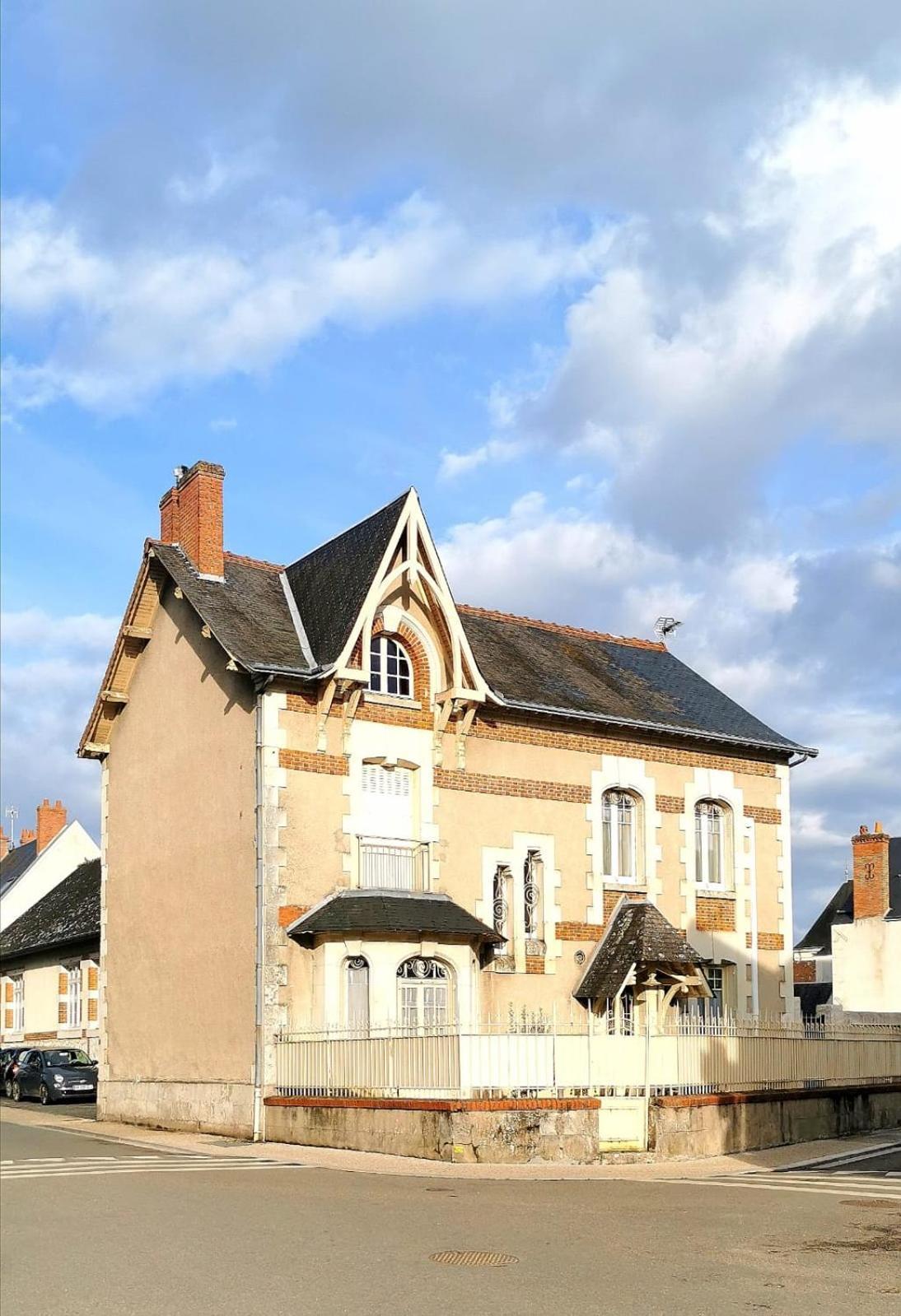 Chez Chris Hotell Cour-Cheverny Exteriör bild